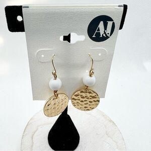 New A&I Hammered Gold Disc White Beaded Dangle Drop Earring